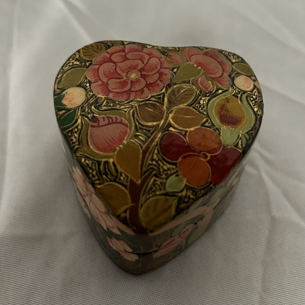 Kashmir Lacquer Heart Keepsake Box